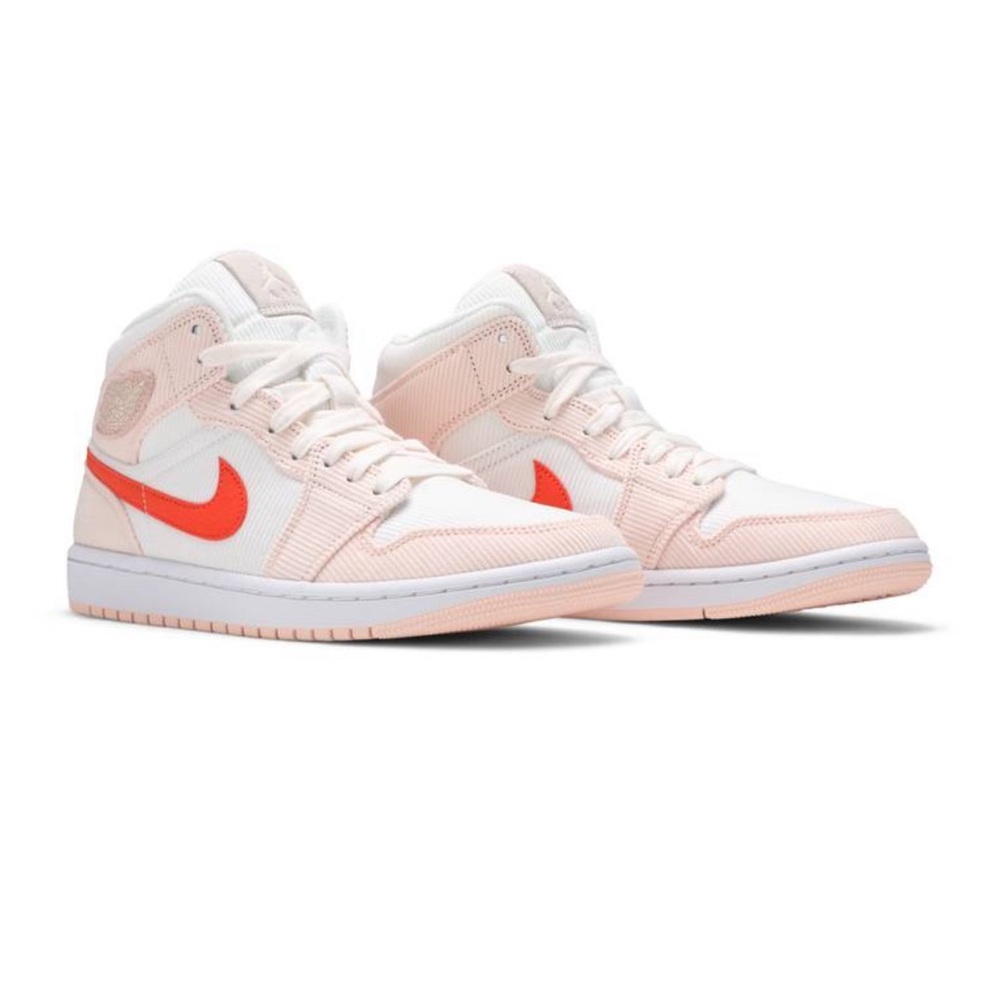 Selling my corduroy Jordan 1's